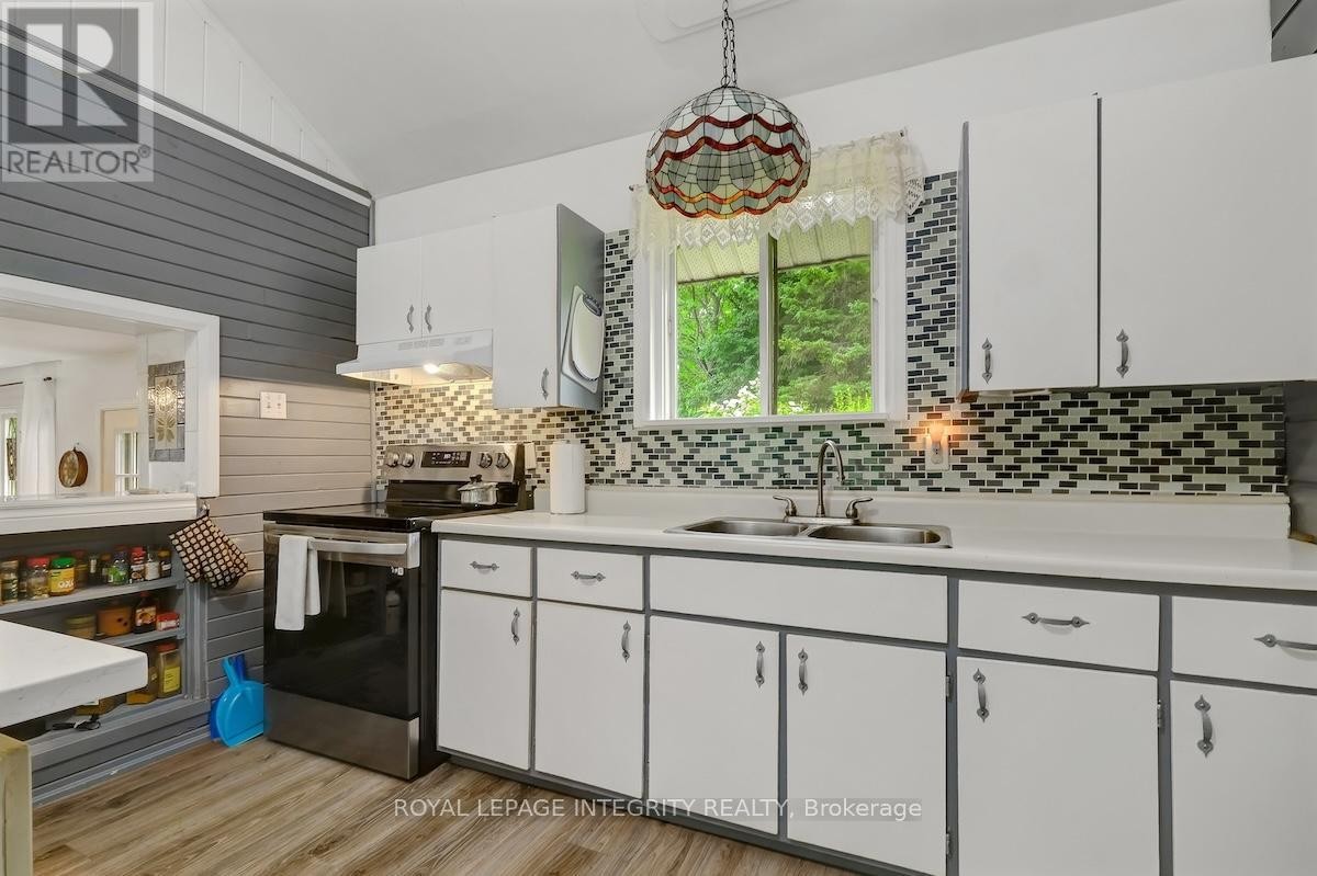 












865 CON 10 CONCESSION

,
Lanark Highlands,




Ontario
K0G1M0

