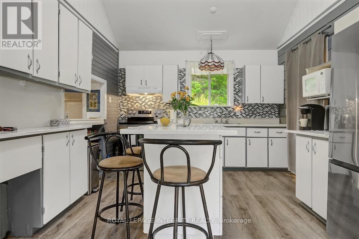 












865 CON 10 CONCESSION

,
Lanark Highlands,




Ontario
K0G1M0

