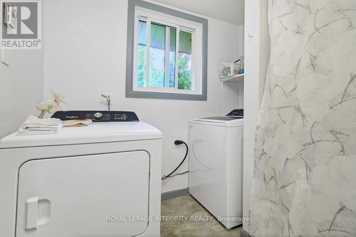 












865 CON 10 CONCESSION

,
Lanark Highlands,




Ontario
K0G1M0


