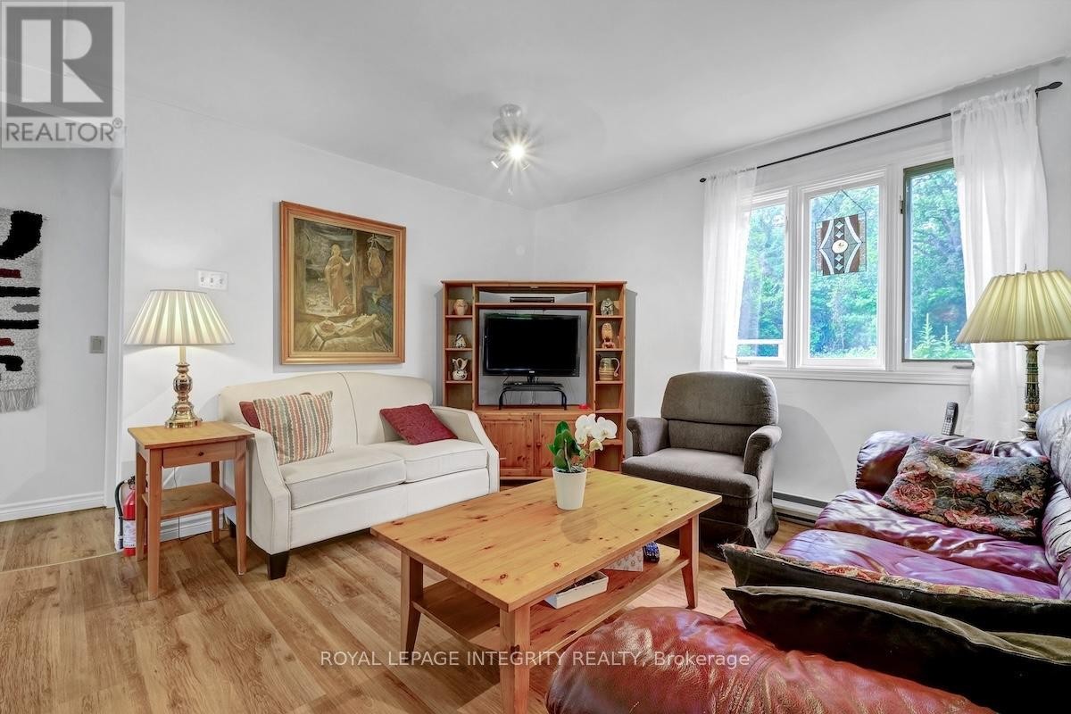 












865 CON 10 CONCESSION

,
Lanark Highlands,




Ontario
K0G1M0

