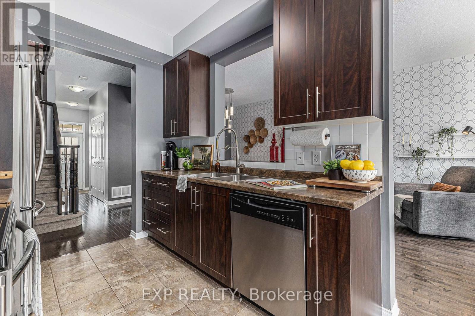 












841 TABARET STREET

,
Ottawa,




Ontario
K2M0E7

