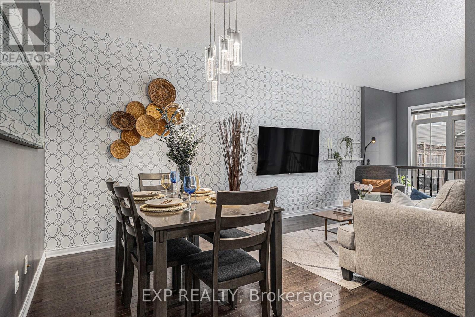 












841 TABARET STREET

,
Ottawa,




Ontario
K2M0E7

