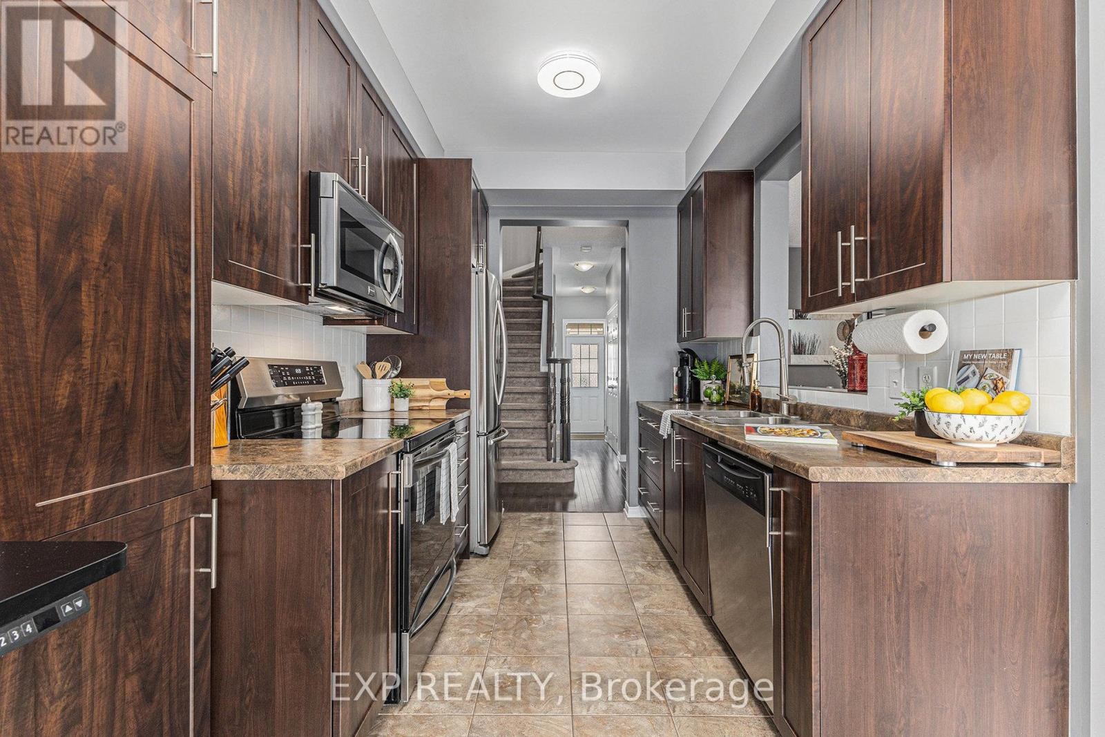 












841 TABARET STREET

,
Ottawa,




Ontario
K2M0E7

