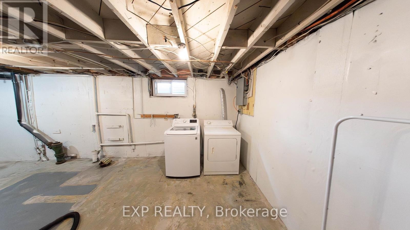 












84 KENYON STREET E

,
North Glengarry,




Ontario
K0C1A0

