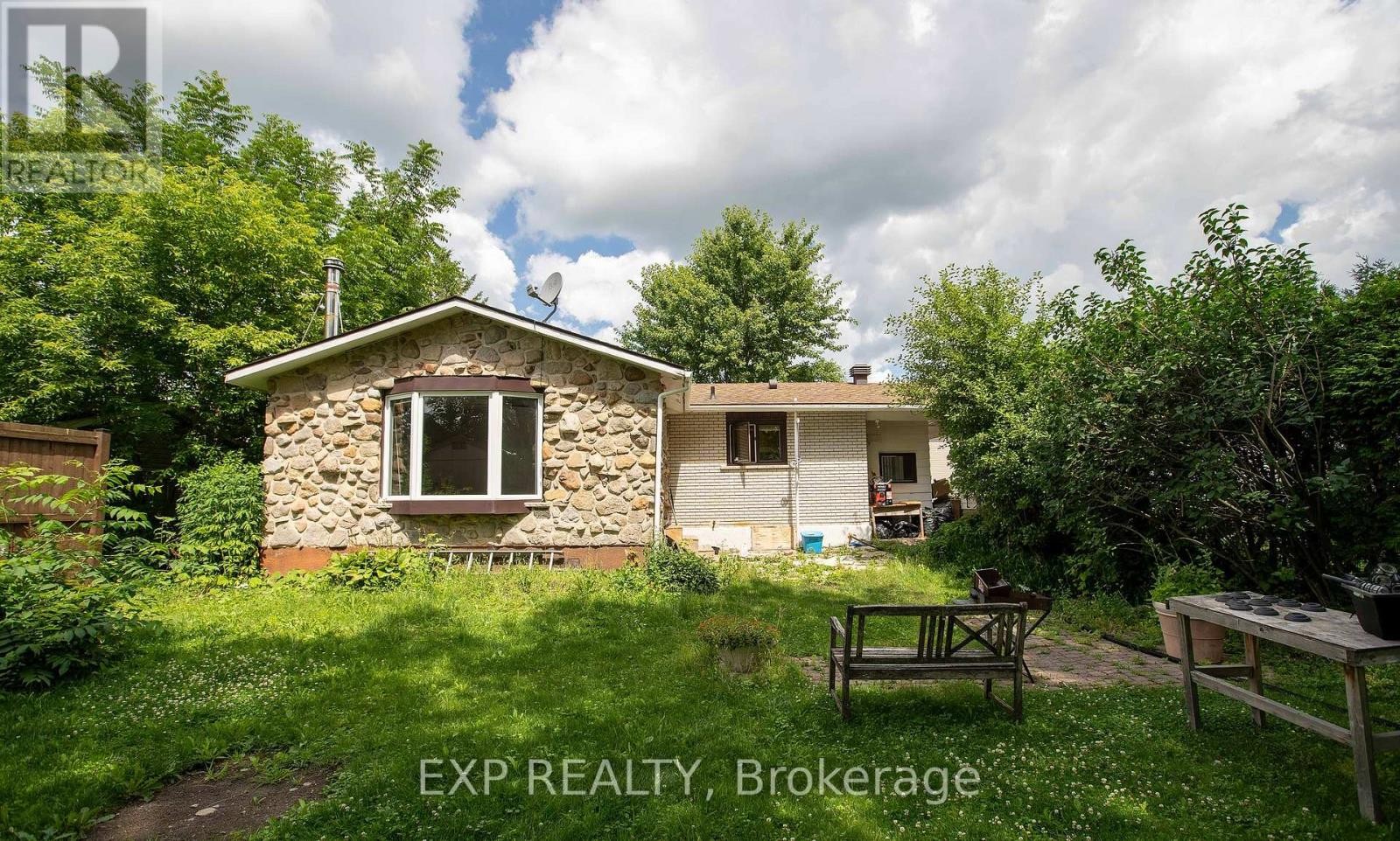 












84 KENYON STREET E

,
North Glengarry,




Ontario
K0C1A0

