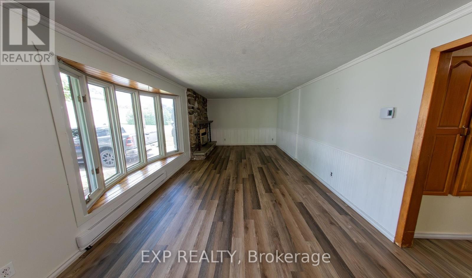 












84 KENYON STREET E

,
North Glengarry,




Ontario
K0C1A0

