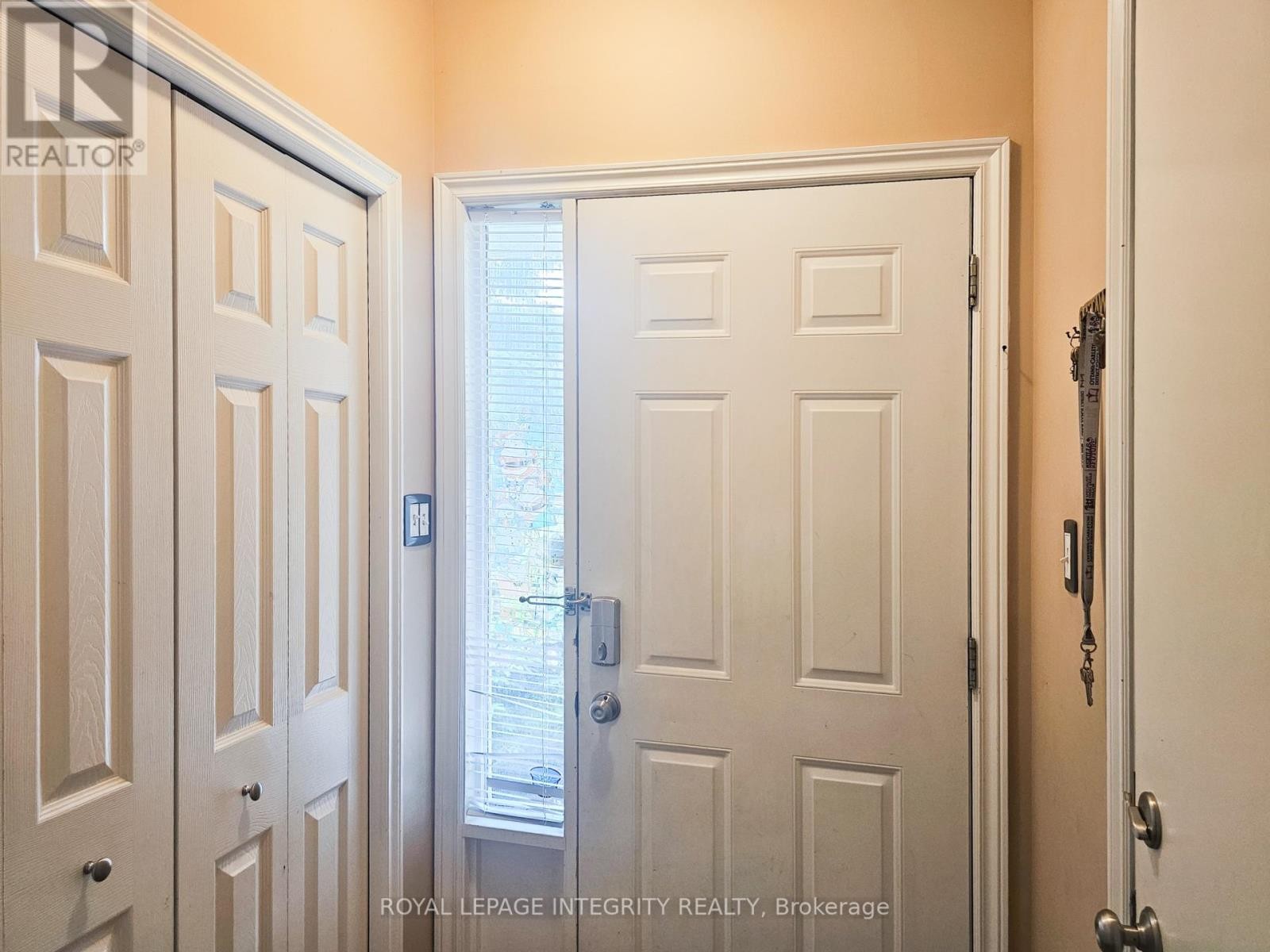












86 THORNBURY CRESCENT

,
Ottawa,




Ontario
K2G6C3

