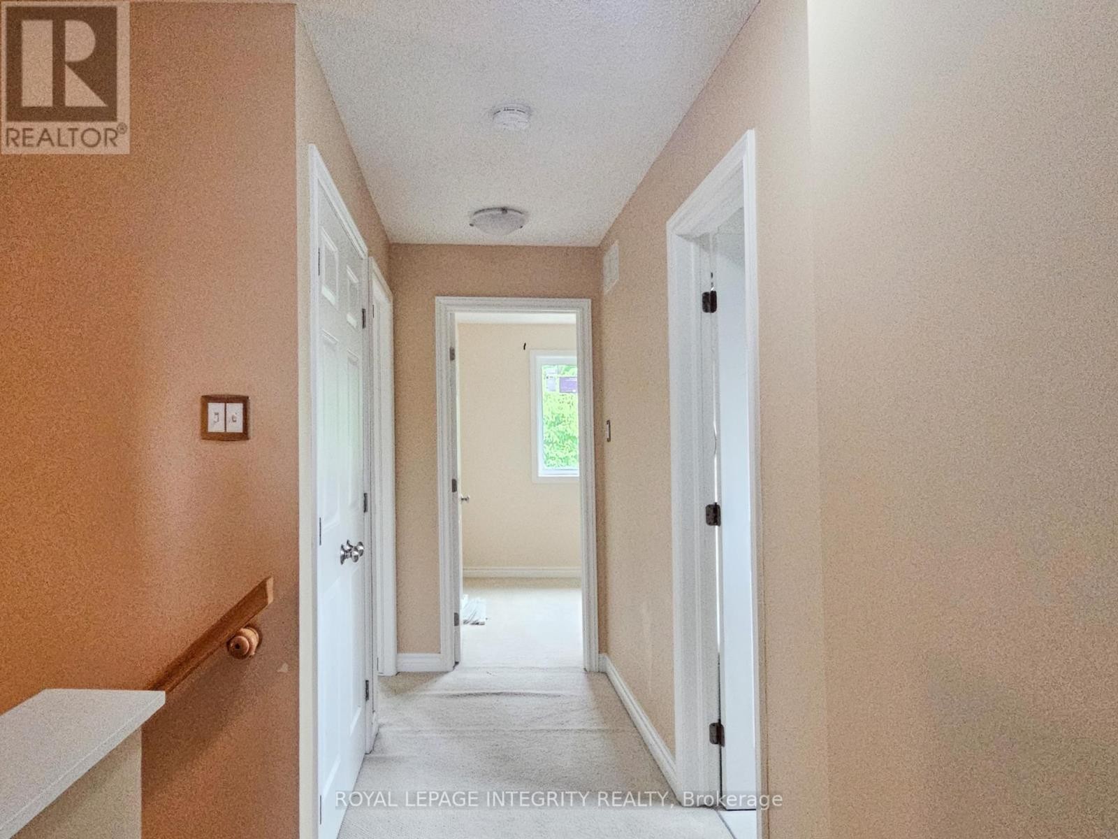 












86 THORNBURY CRESCENT

,
Ottawa,




Ontario
K2G6C3

