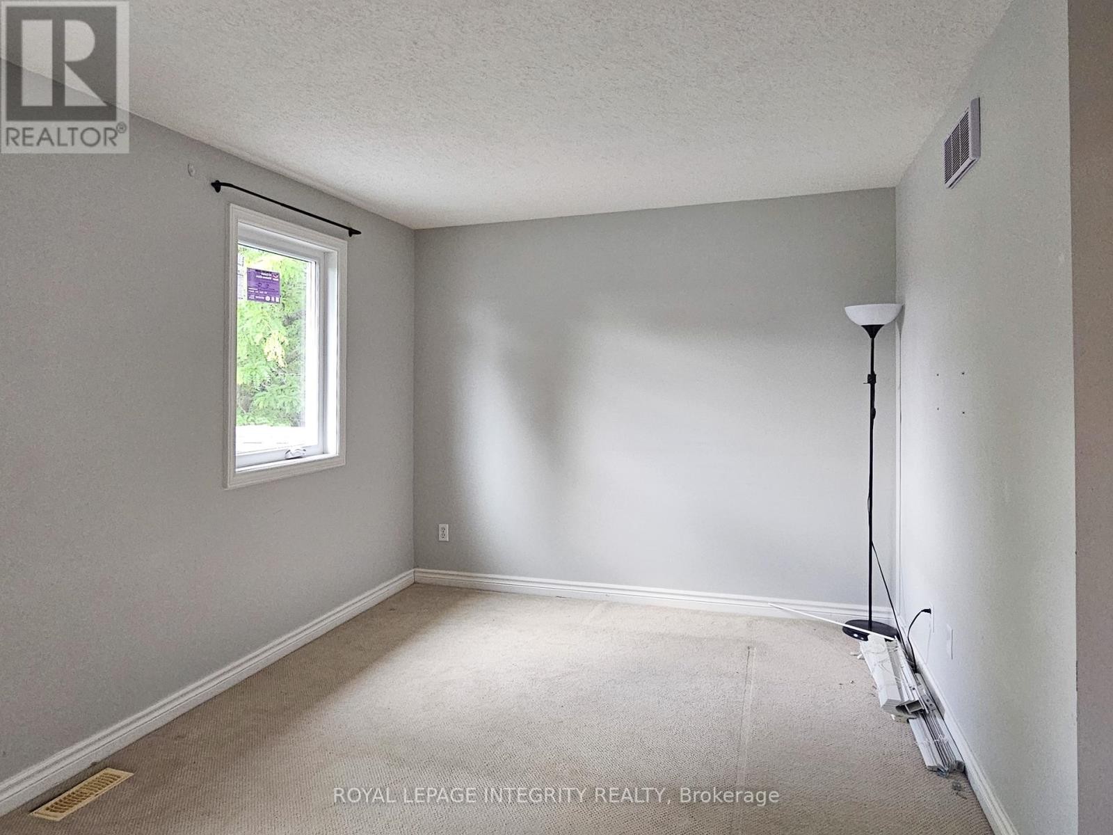 












86 THORNBURY CRESCENT

,
Ottawa,




Ontario
K2G6C3

