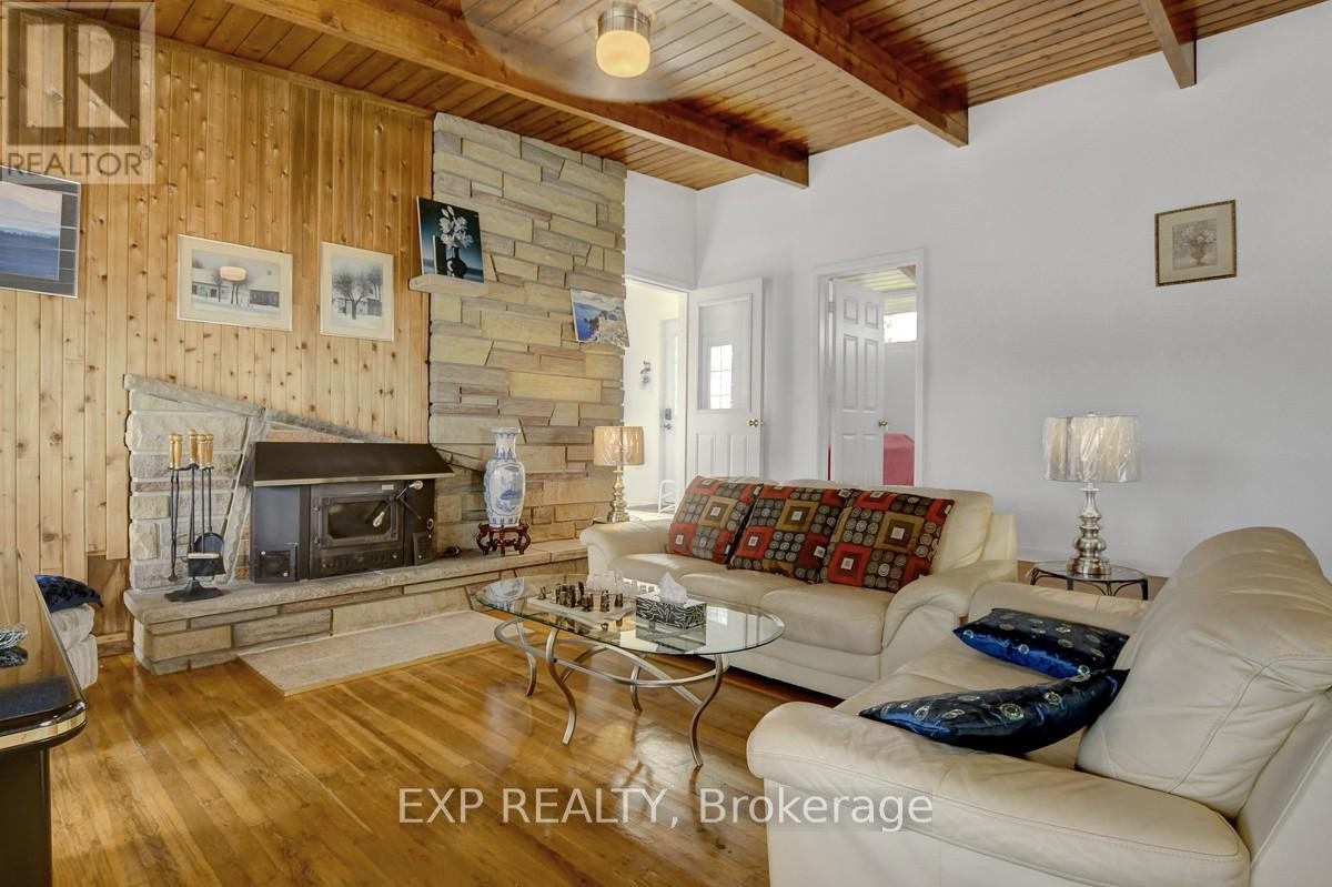 












2986 BEAMAN LANE

,
Ottawa,




Ontario
K0G1J0

