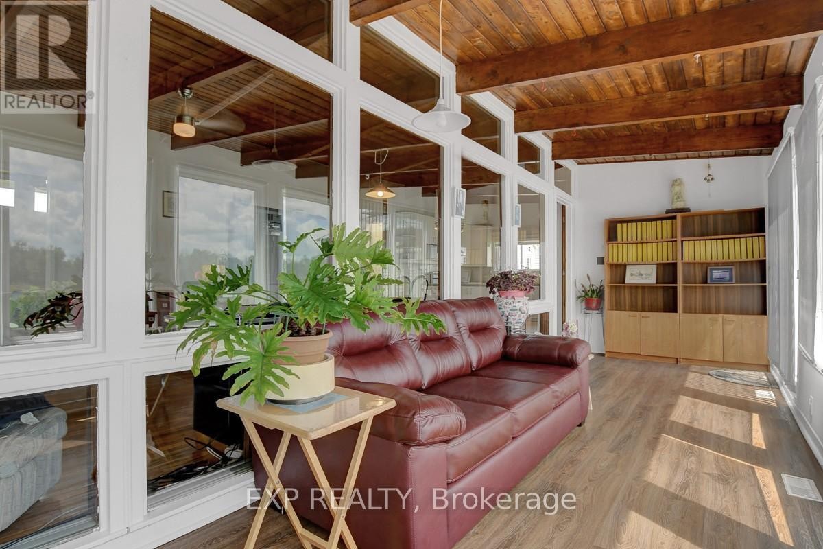 












2986 BEAMAN LANE

,
Ottawa,




Ontario
K0G1J0

