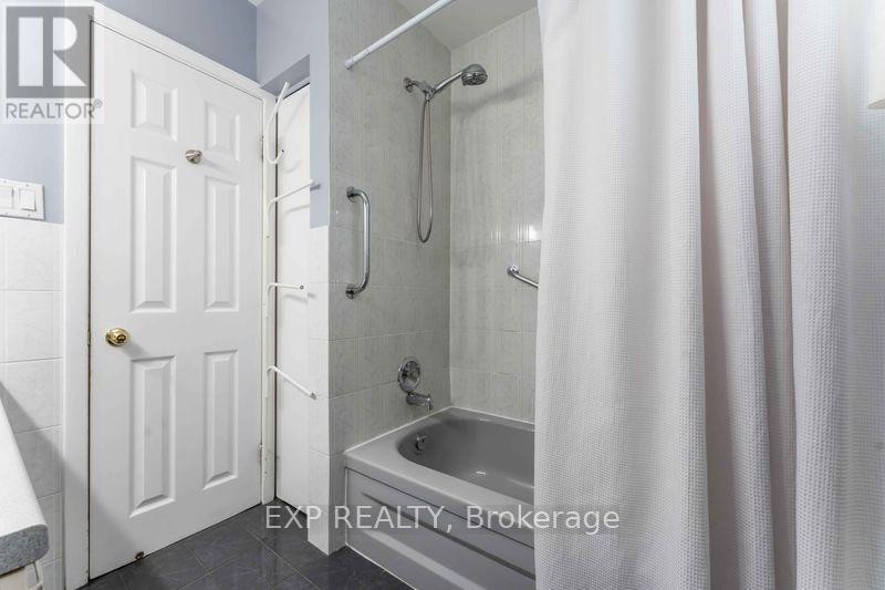 












6 LYALL STREET

,
Ottawa,




Ontario
K2E5G6

