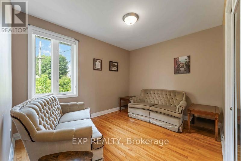 












6 LYALL STREET

,
Ottawa,




Ontario
K2E5G6

