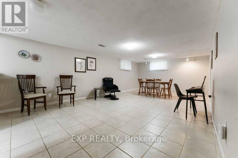 












6 LYALL STREET

,
Ottawa,




Ontario
K2E5G6


