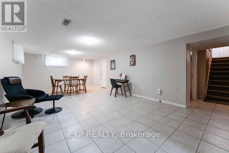 












6 LYALL STREET

,
Ottawa,




Ontario
K2E5G6

