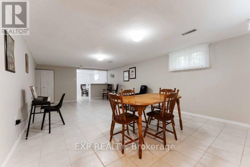 












6 LYALL STREET

,
Ottawa,




Ontario
K2E5G6

