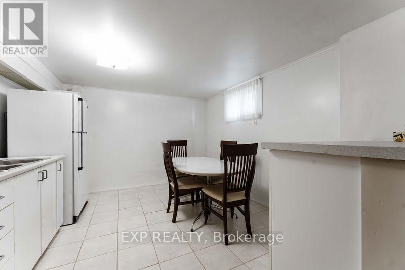 












6 LYALL STREET

,
Ottawa,




Ontario
K2E5G6

