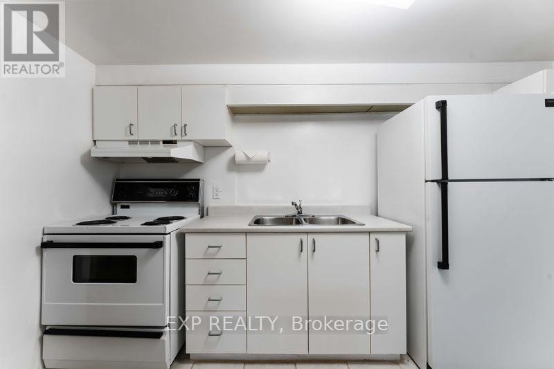 












6 LYALL STREET

,
Ottawa,




Ontario
K2E5G6

