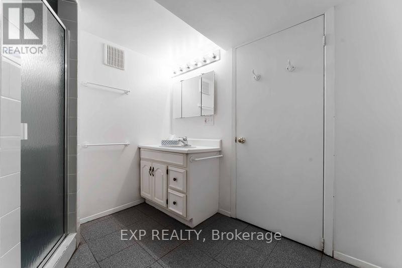 












6 LYALL STREET

,
Ottawa,




Ontario
K2E5G6

