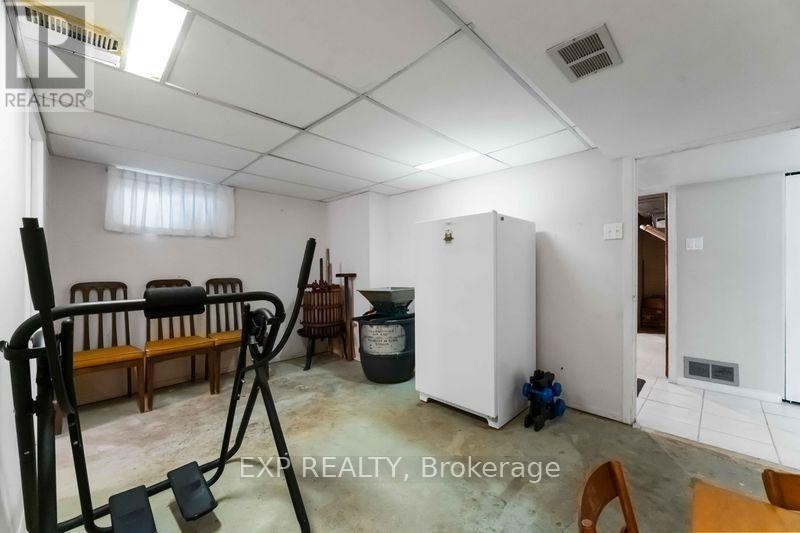 












6 LYALL STREET

,
Ottawa,




Ontario
K2E5G6

