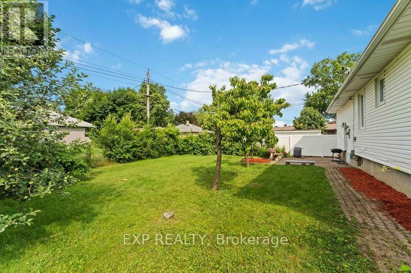 












6 LYALL STREET

,
Ottawa,




Ontario
K2E5G6

