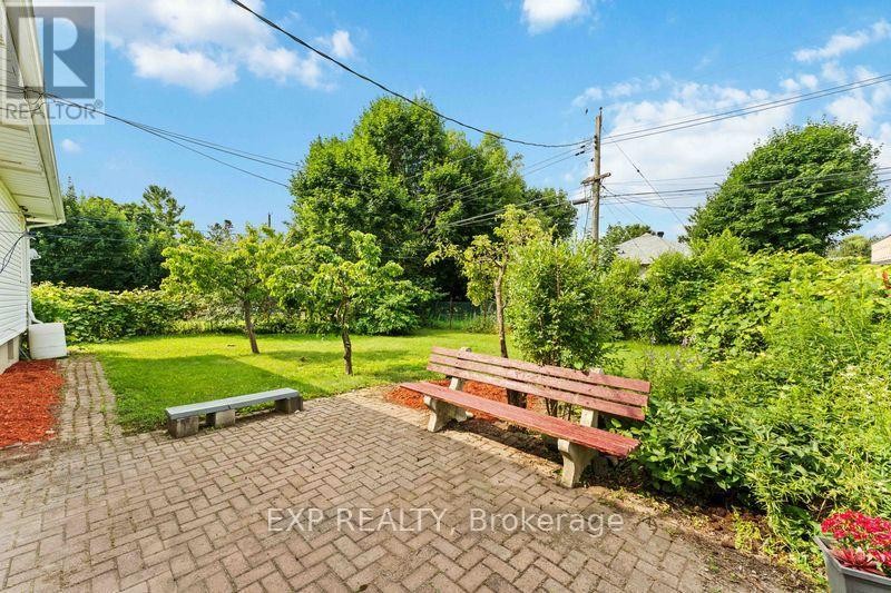 












6 LYALL STREET

,
Ottawa,




Ontario
K2E5G6

