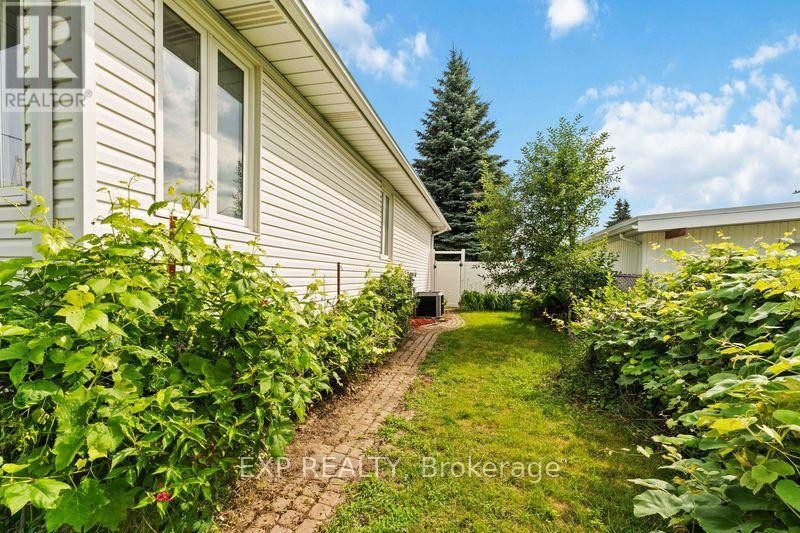 












6 LYALL STREET

,
Ottawa,




Ontario
K2E5G6

