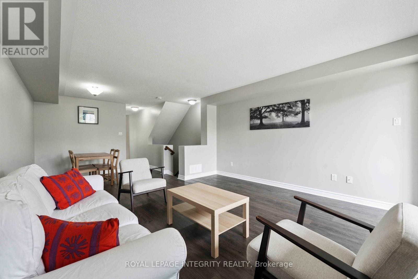 












A - 616 CHAPMAN MILLS DRIVE

,
Ottawa,




Ontario
K2J0V4

