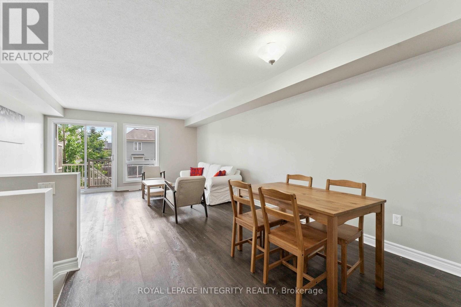 












A - 616 CHAPMAN MILLS DRIVE

,
Ottawa,




Ontario
K2J0V4


