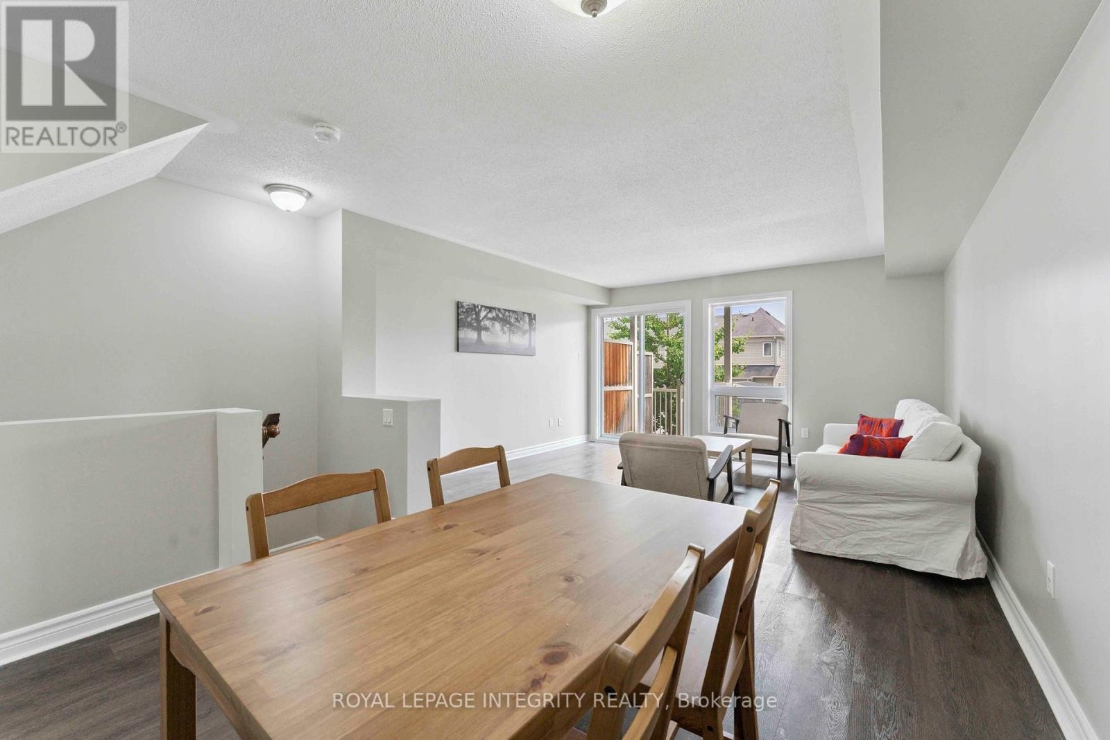 












A - 616 CHAPMAN MILLS DRIVE

,
Ottawa,




Ontario
K2J0V4

