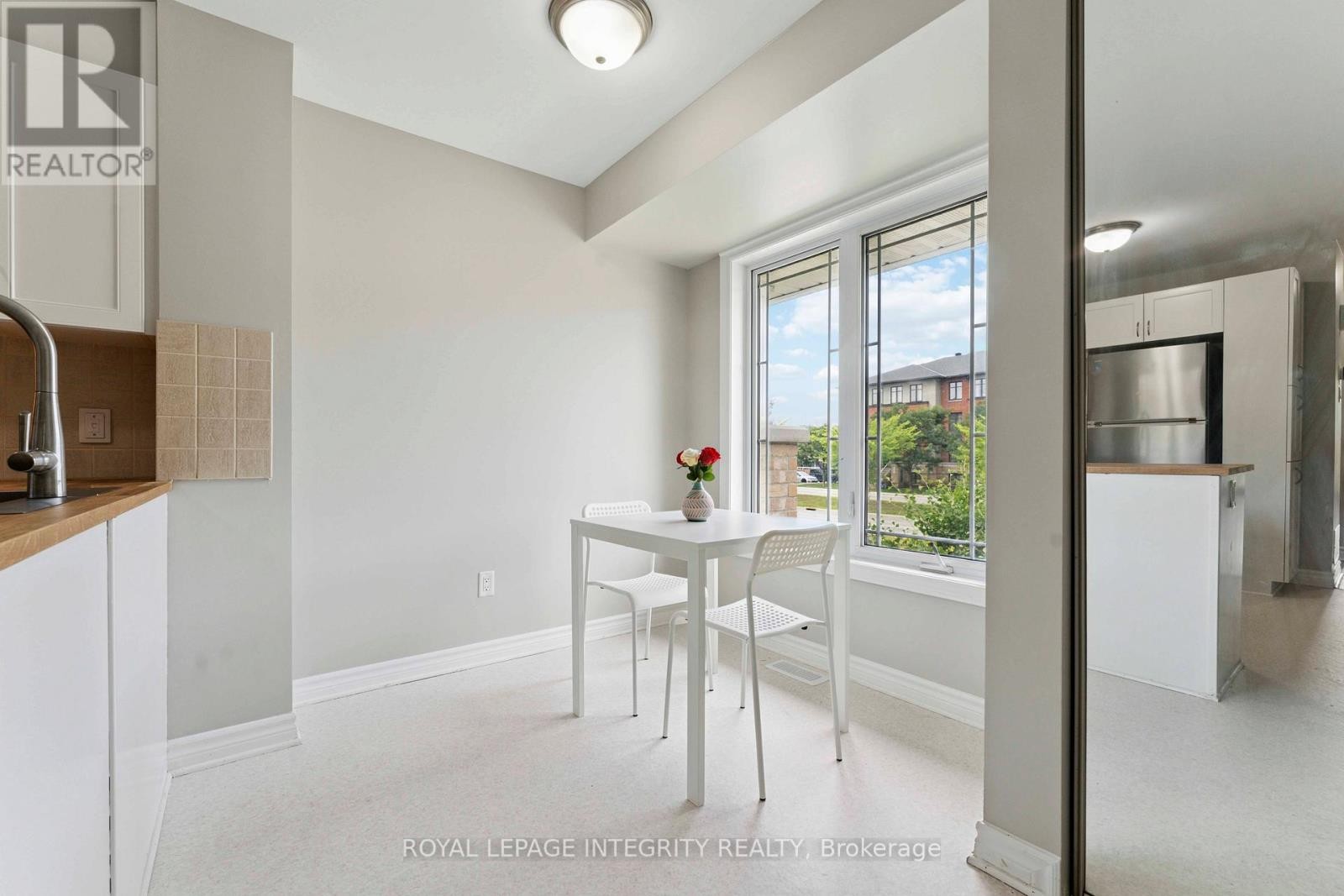 












A - 616 CHAPMAN MILLS DRIVE

,
Ottawa,




Ontario
K2J0V4

