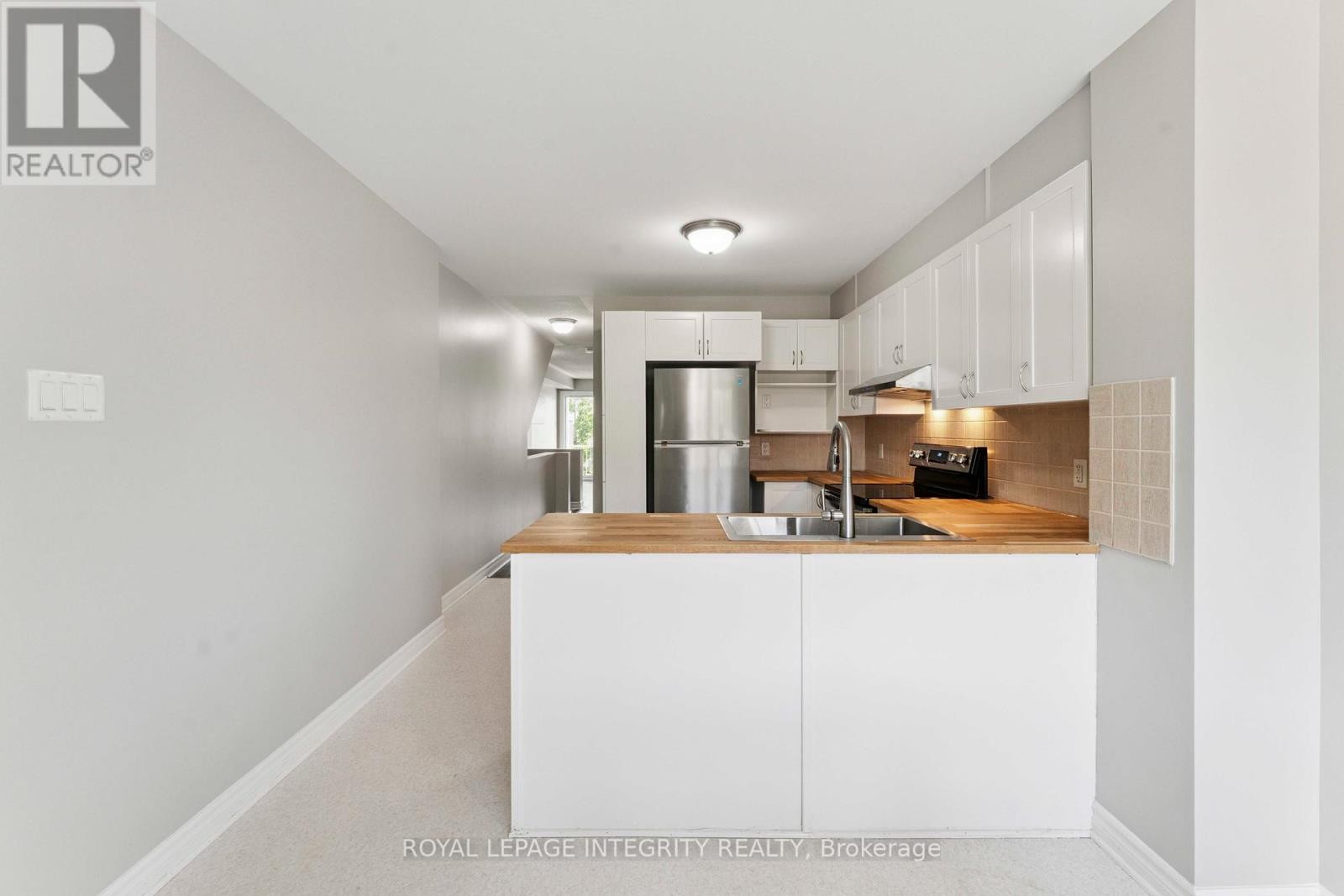 












A - 616 CHAPMAN MILLS DRIVE

,
Ottawa,




Ontario
K2J0V4

