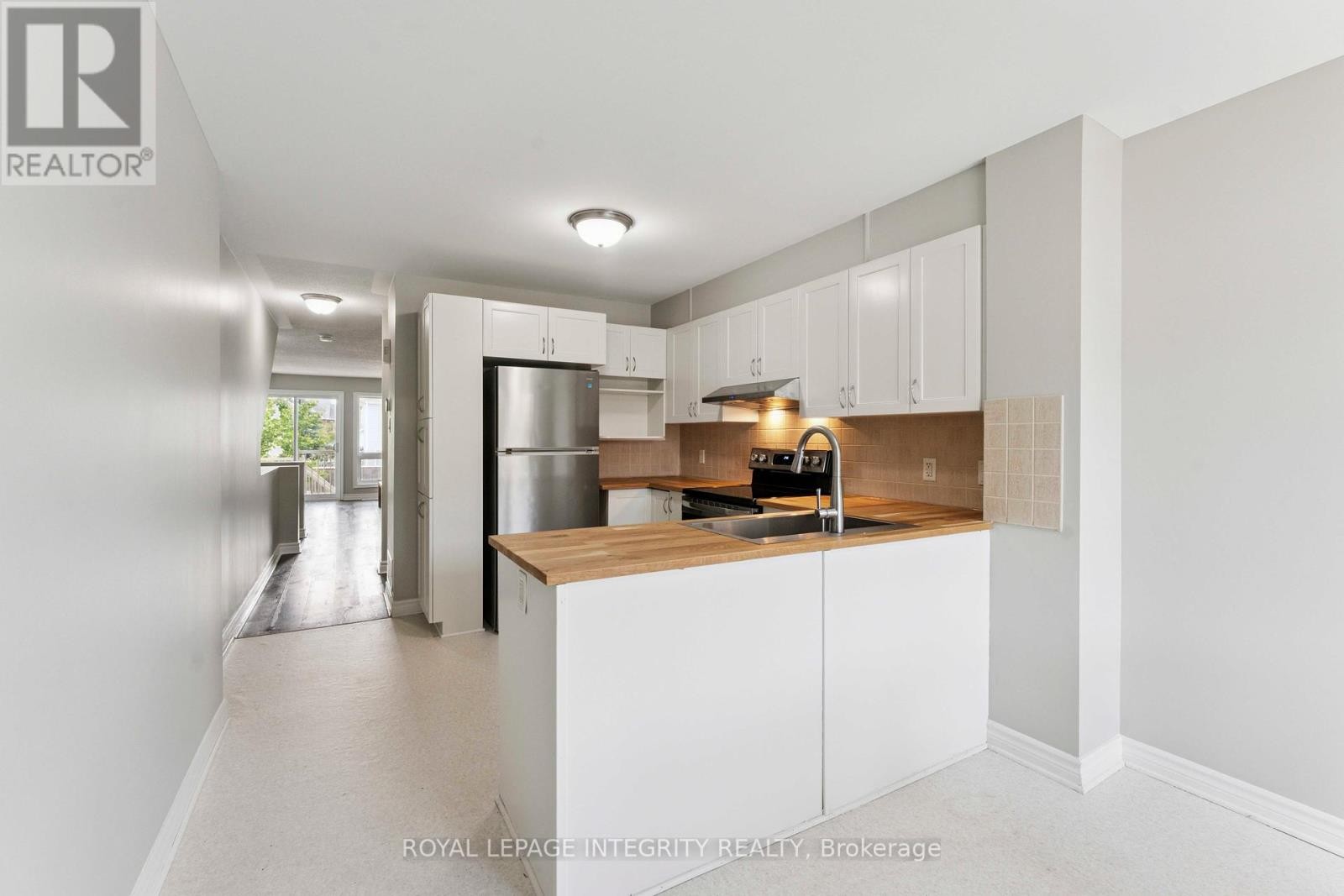 












A - 616 CHAPMAN MILLS DRIVE

,
Ottawa,




Ontario
K2J0V4

