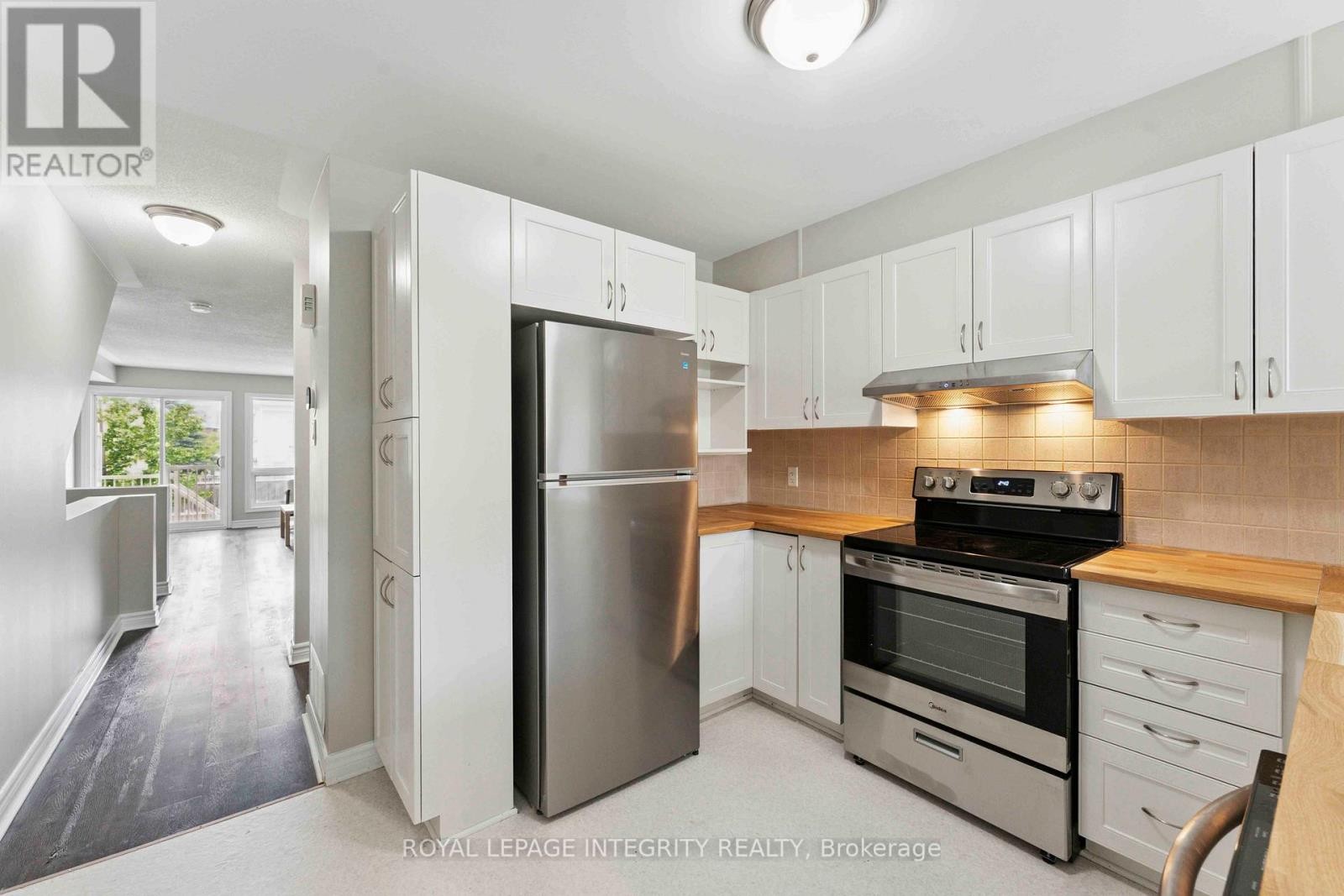 












A - 616 CHAPMAN MILLS DRIVE

,
Ottawa,




Ontario
K2J0V4

