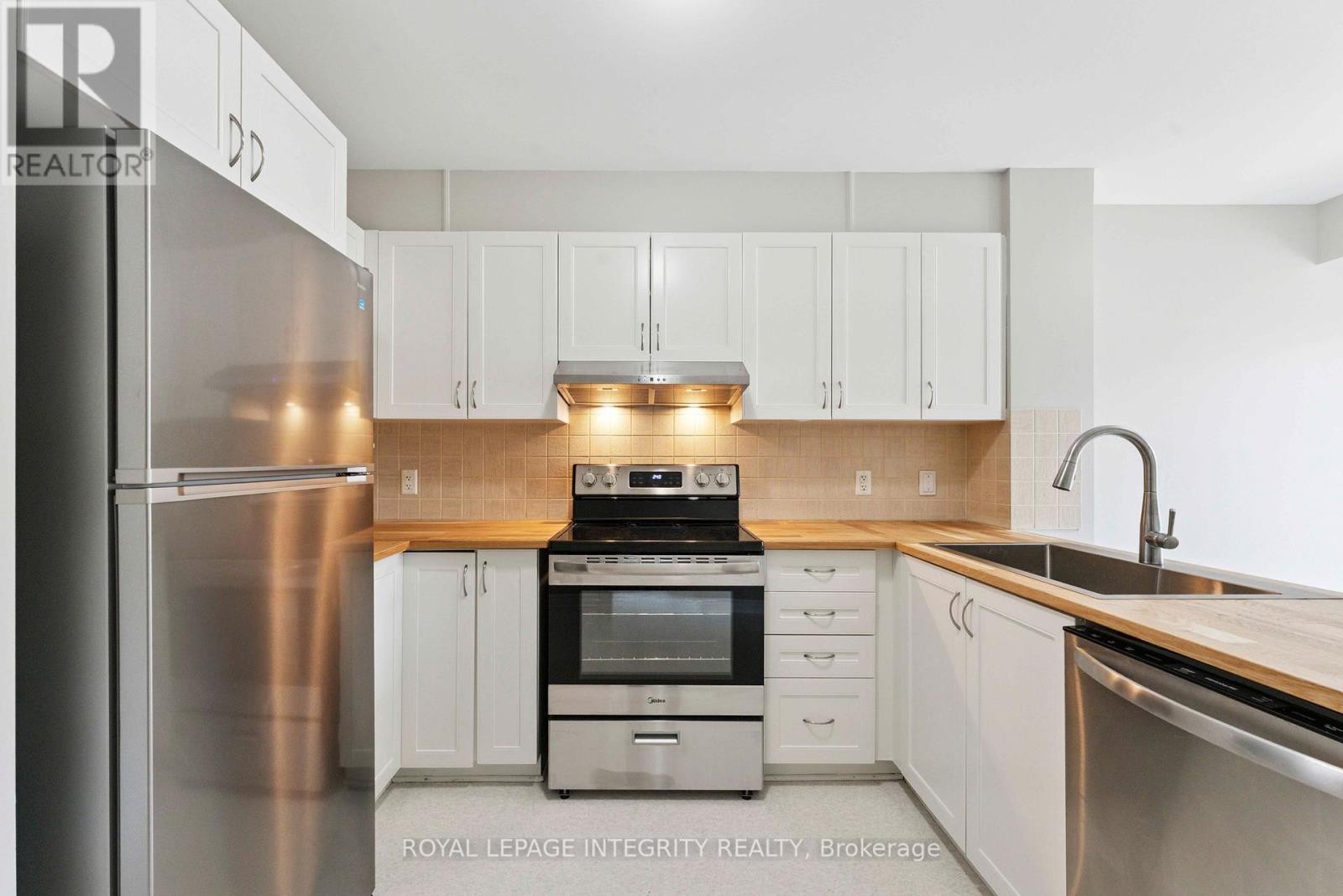 












A - 616 CHAPMAN MILLS DRIVE

,
Ottawa,




Ontario
K2J0V4

