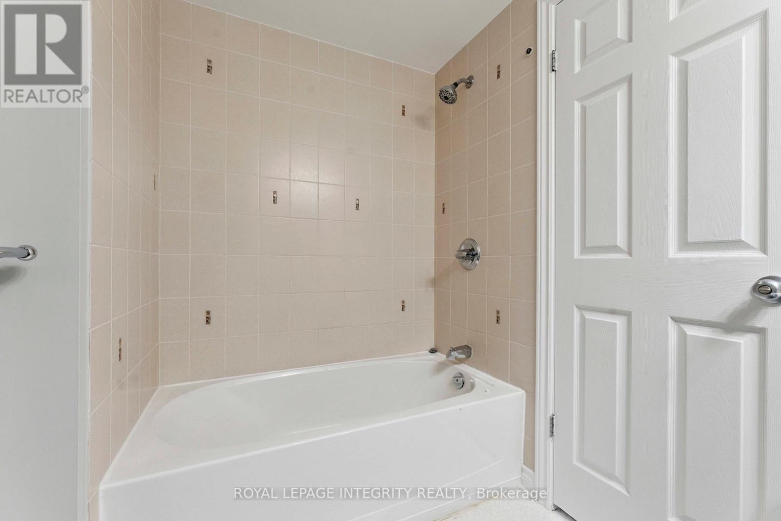 












A - 616 CHAPMAN MILLS DRIVE

,
Ottawa,




Ontario
K2J0V4


