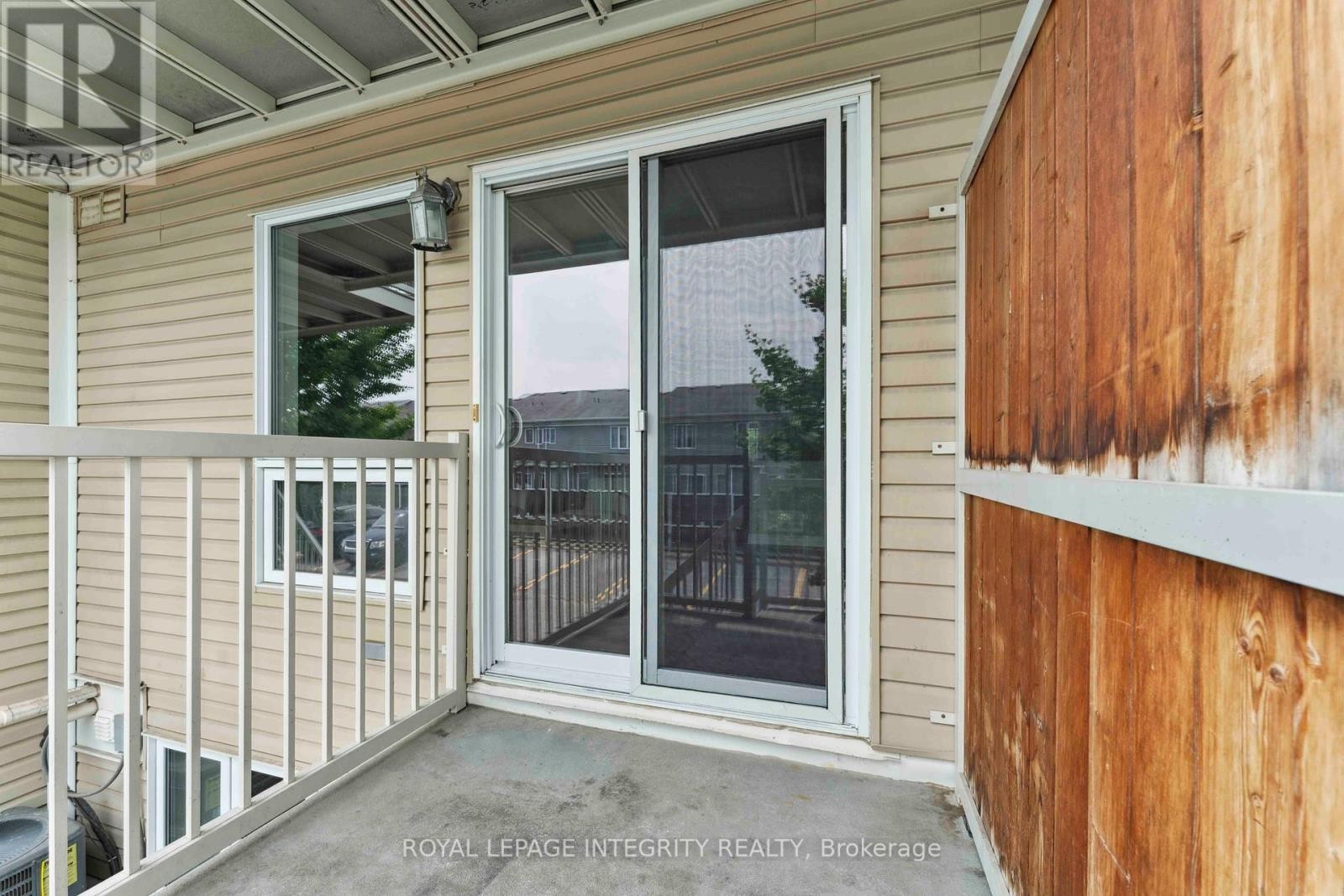 












A - 616 CHAPMAN MILLS DRIVE

,
Ottawa,




Ontario
K2J0V4

