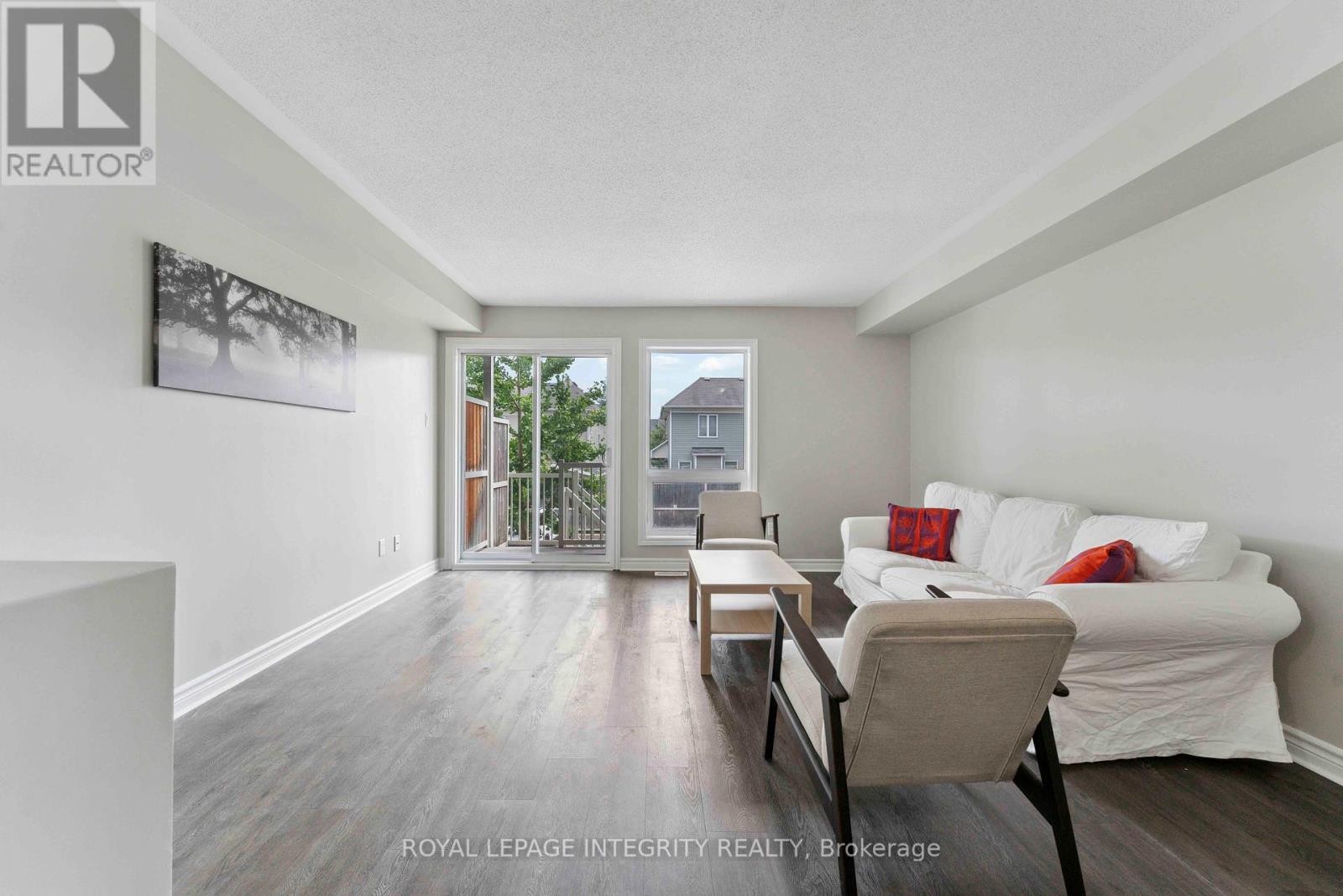 












A - 616 CHAPMAN MILLS DRIVE

,
Ottawa,




Ontario
K2J0V4

