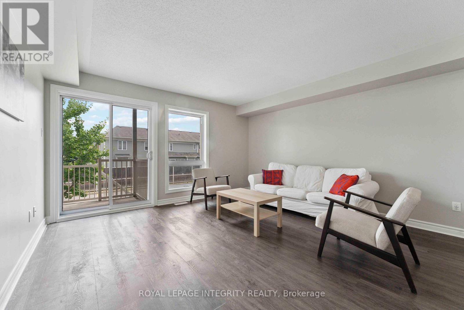 












A - 616 CHAPMAN MILLS DRIVE

,
Ottawa,




Ontario
K2J0V4

