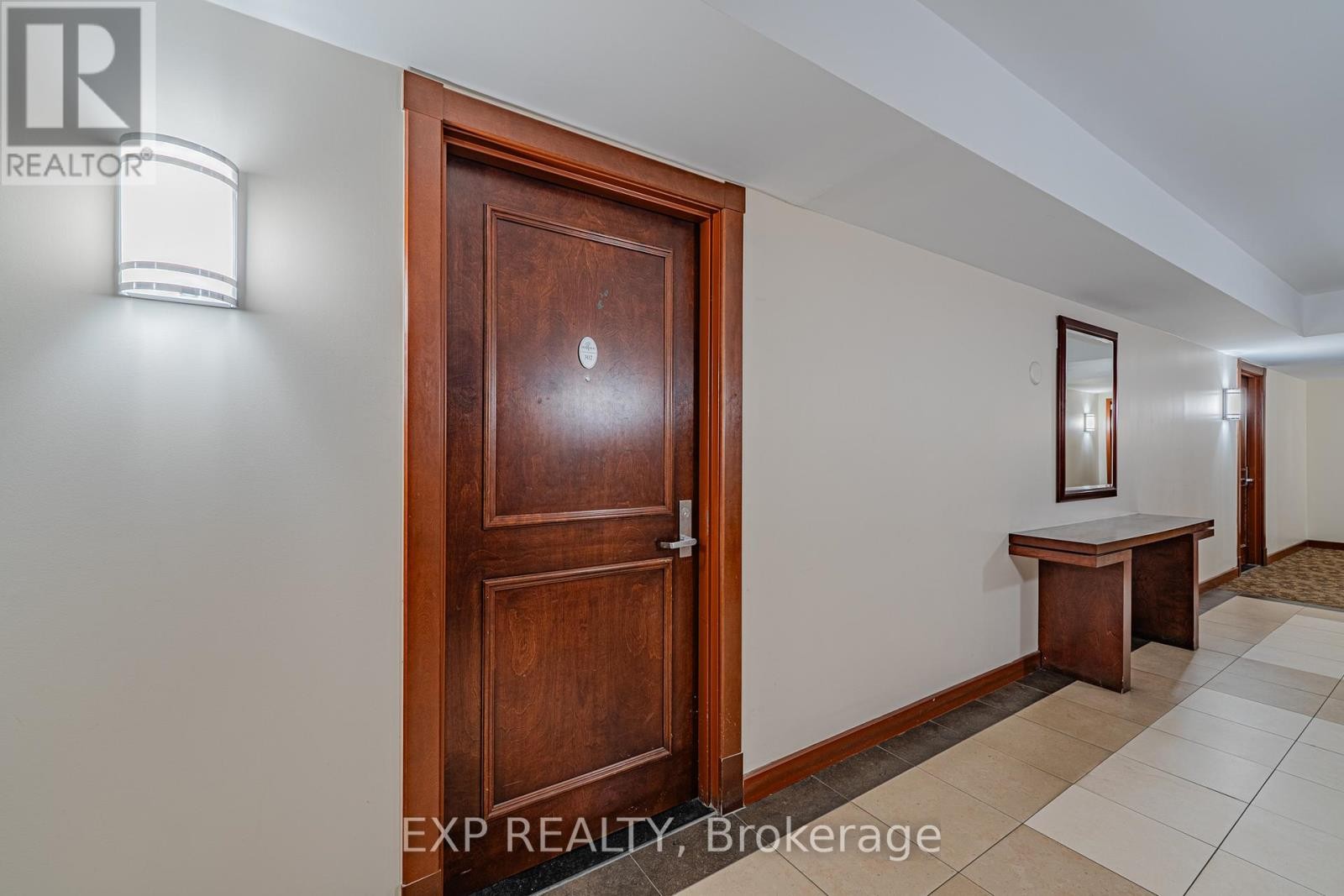 












302 - 200 RIDEAU STREET

,
Ottawa,




Ontario
K1N5Y1

