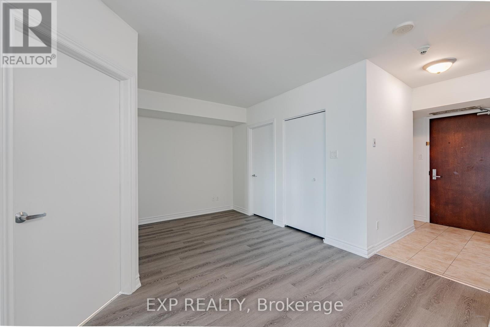 












302 - 200 RIDEAU STREET

,
Ottawa,




Ontario
K1N5Y1

