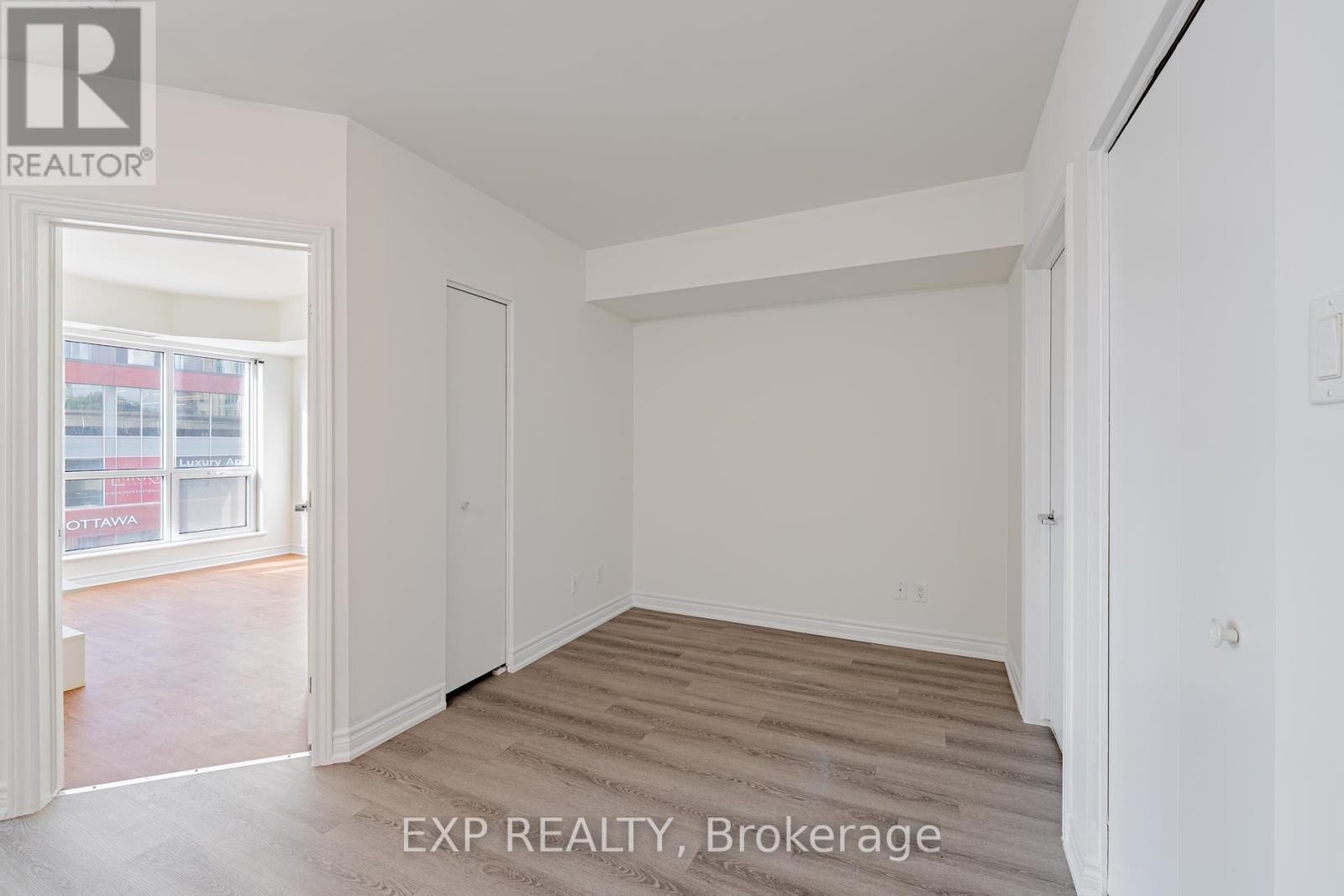 












302 - 200 RIDEAU STREET

,
Ottawa,




Ontario
K1N5Y1


