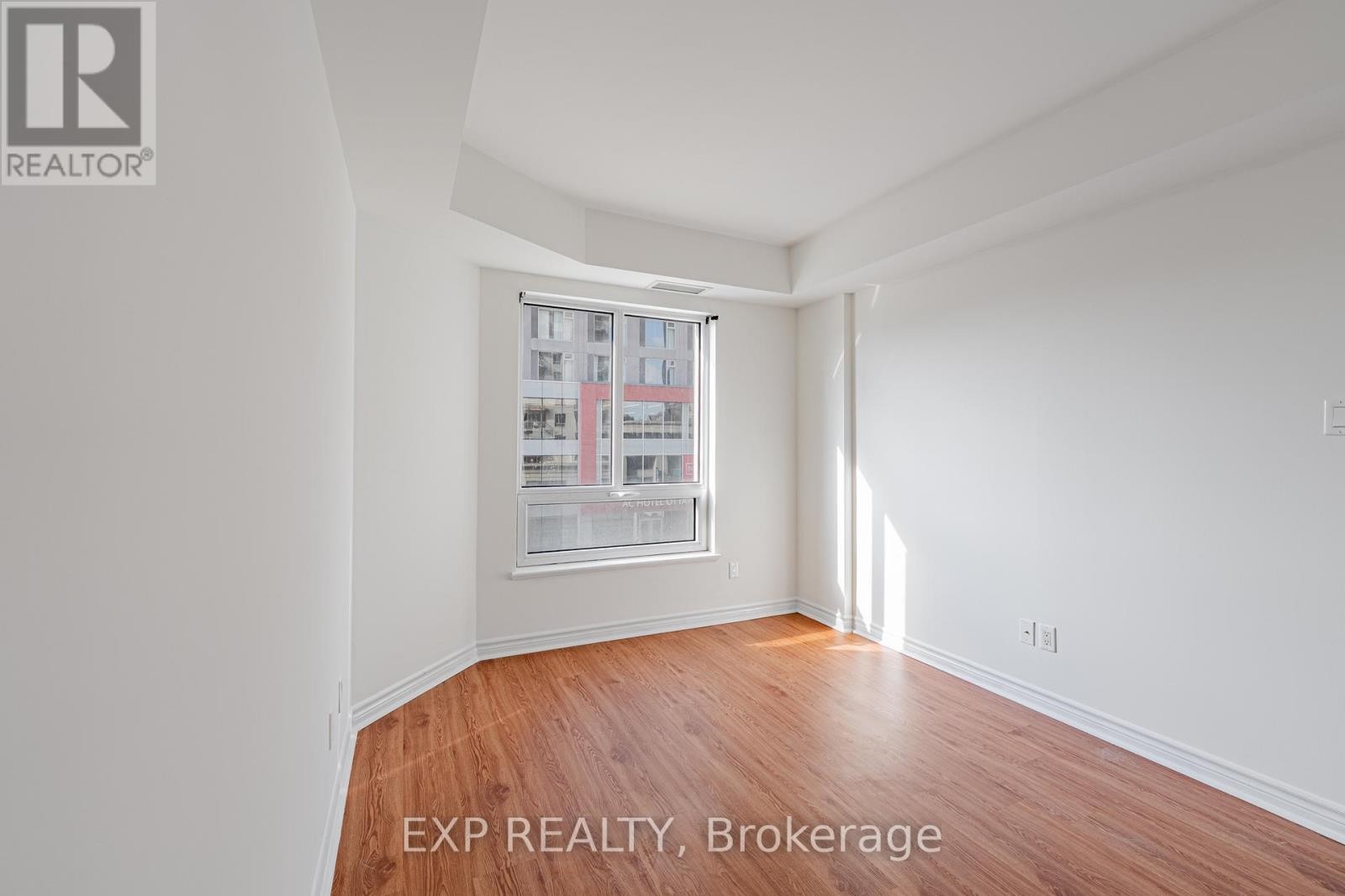 












302 - 200 RIDEAU STREET

,
Ottawa,




Ontario
K1N5Y1


