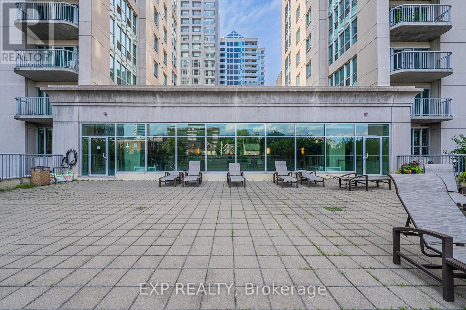 












302 - 200 RIDEAU STREET

,
Ottawa,




Ontario
K1N5Y1

