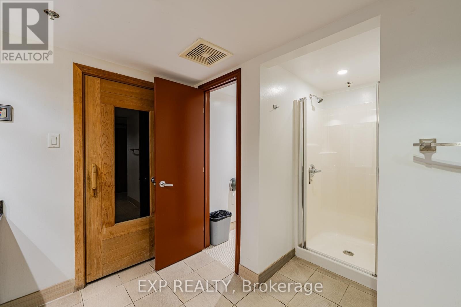 












302 - 200 RIDEAU STREET

,
Ottawa,




Ontario
K1N5Y1

