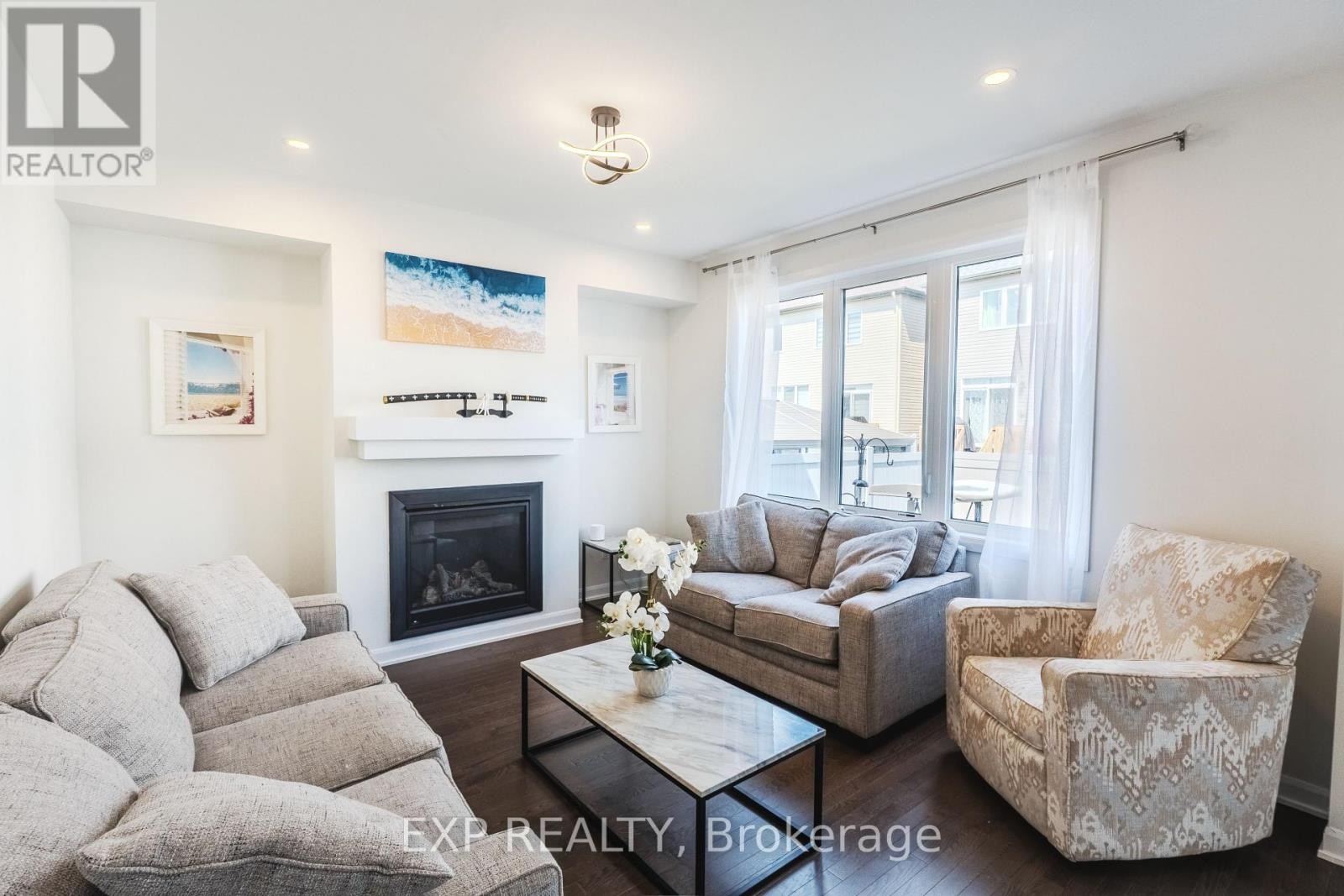 












818 CAPPAMORE DRIVE

,
Ottawa,




Ontario
K2J6V6

