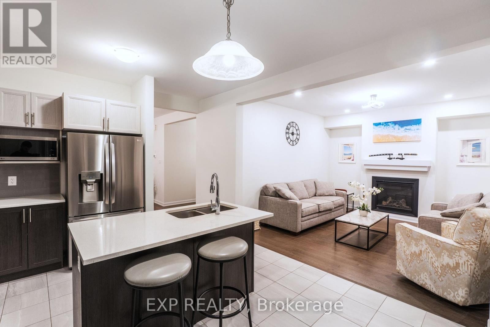 












818 CAPPAMORE DRIVE

,
Ottawa,




Ontario
K2J6V6

