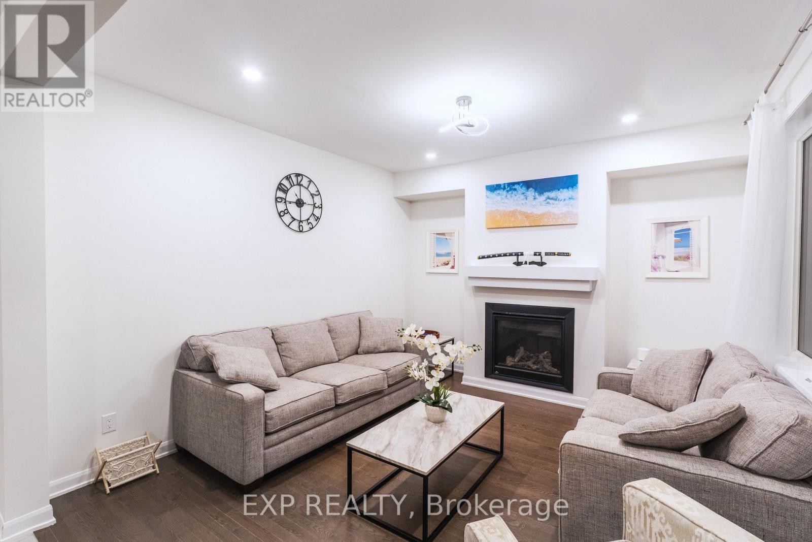












818 CAPPAMORE DRIVE

,
Ottawa,




Ontario
K2J6V6

