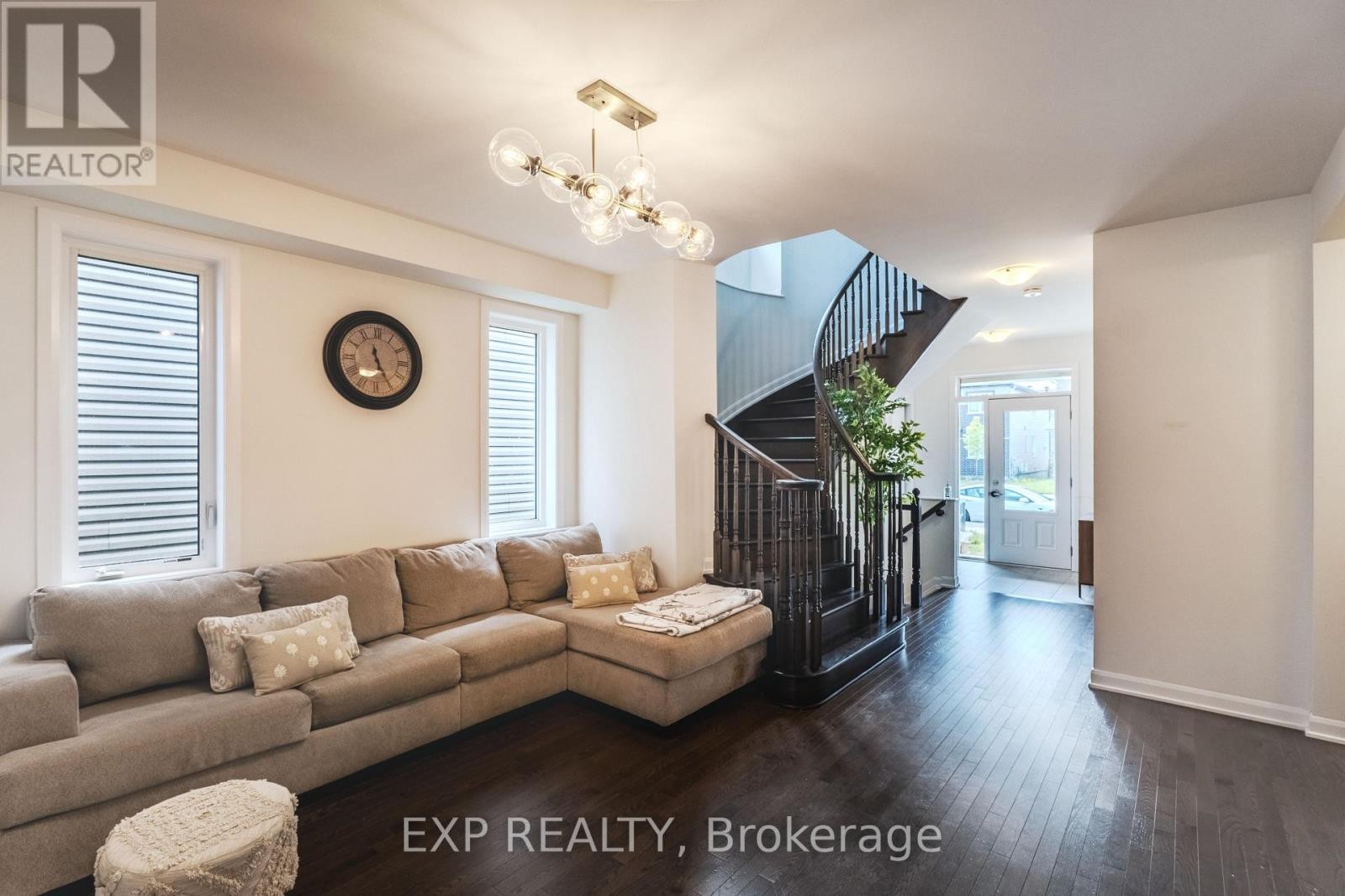 












818 CAPPAMORE DRIVE

,
Ottawa,




Ontario
K2J6V6

