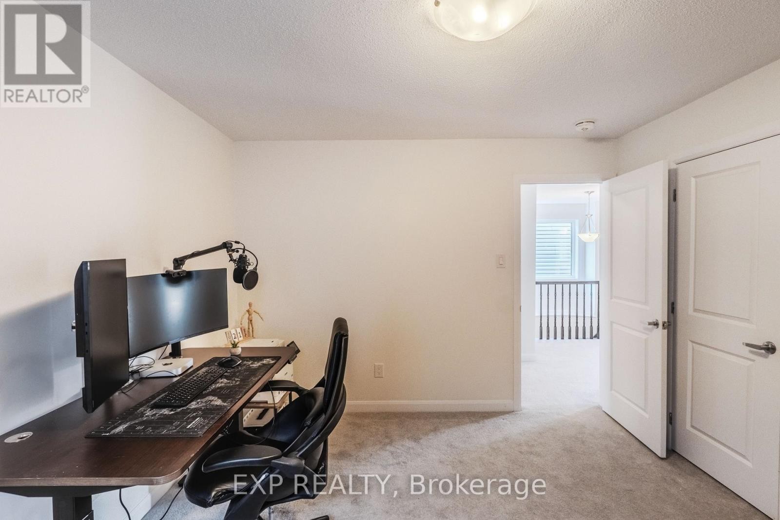 












818 CAPPAMORE DRIVE

,
Ottawa,




Ontario
K2J6V6

